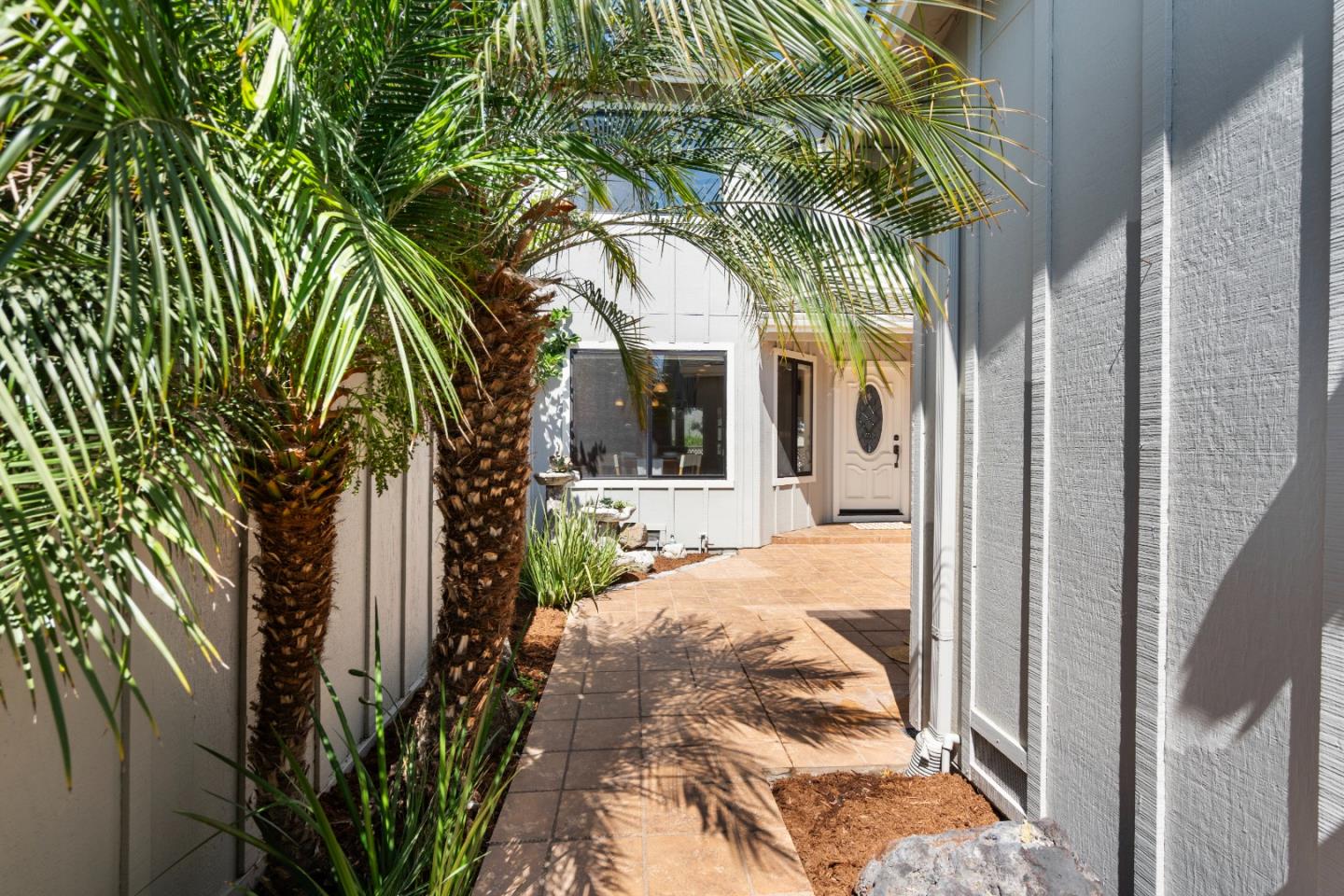 Detail Gallery Image 3 of 41 For 824 Helen Dr, Hollister,  CA 95023 - 2 Beds | 2/1 Baths