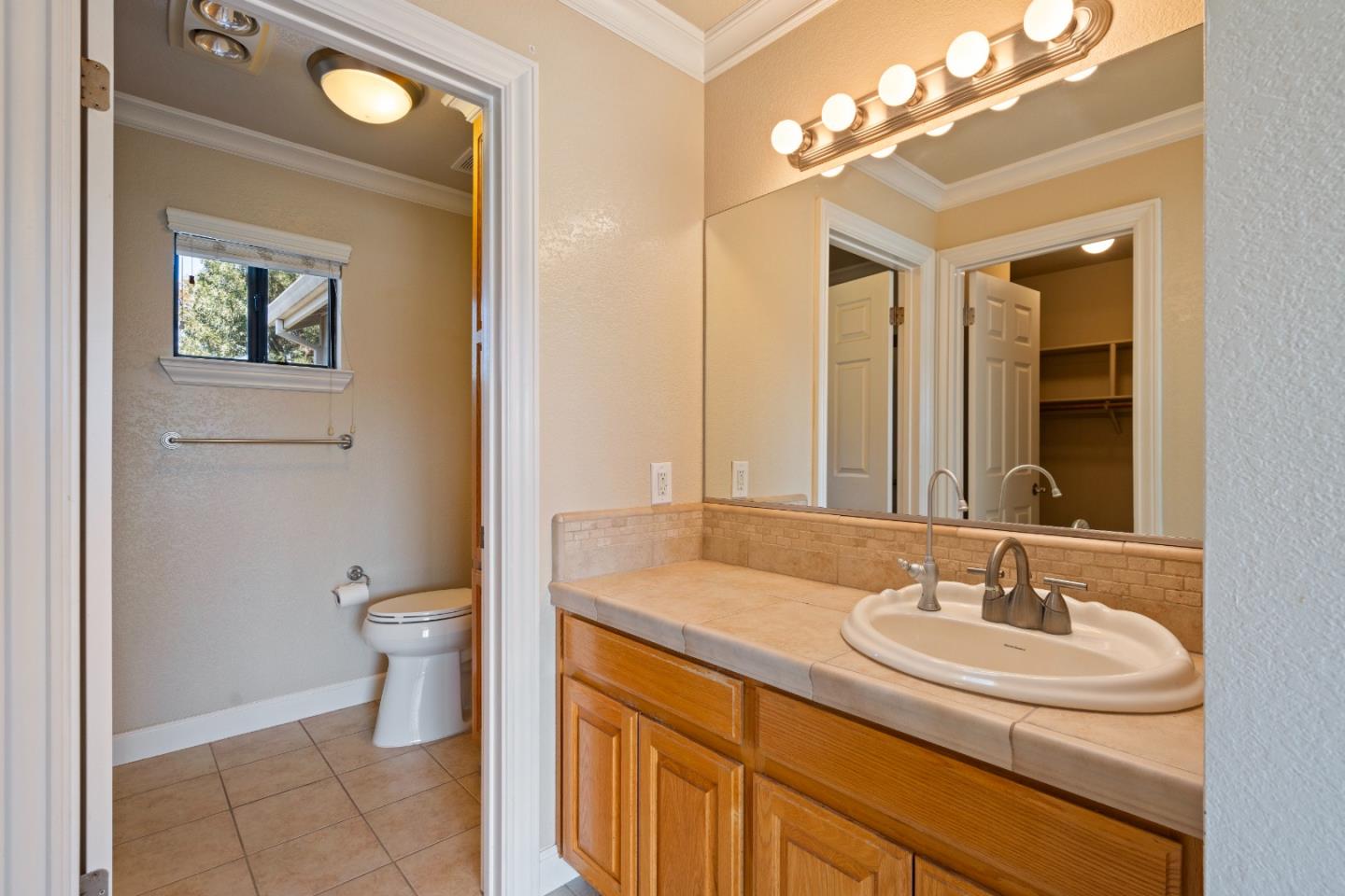 Detail Gallery Image 34 of 41 For 824 Helen Dr, Hollister,  CA 95023 - 2 Beds | 2/1 Baths