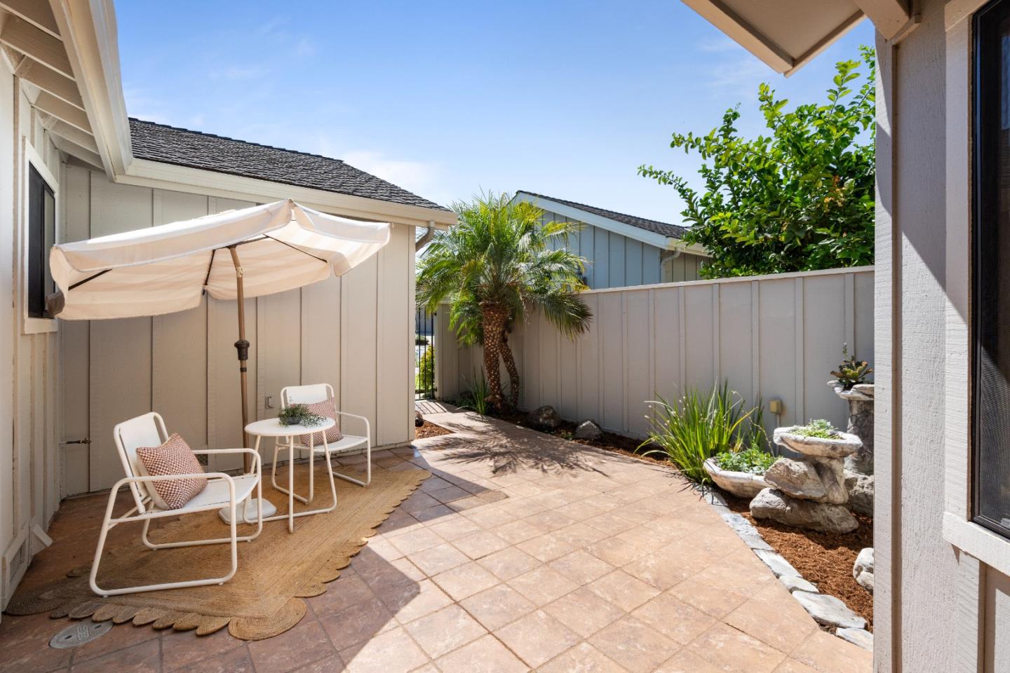 Detail Gallery Image 5 of 41 For 824 Helen Dr, Hollister,  CA 95023 - 2 Beds | 2/1 Baths