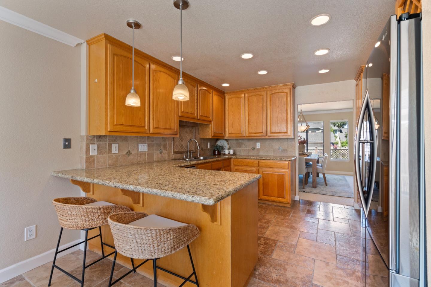 Detail Gallery Image 9 of 41 For 824 Helen Dr, Hollister,  CA 95023 - 2 Beds | 2/1 Baths