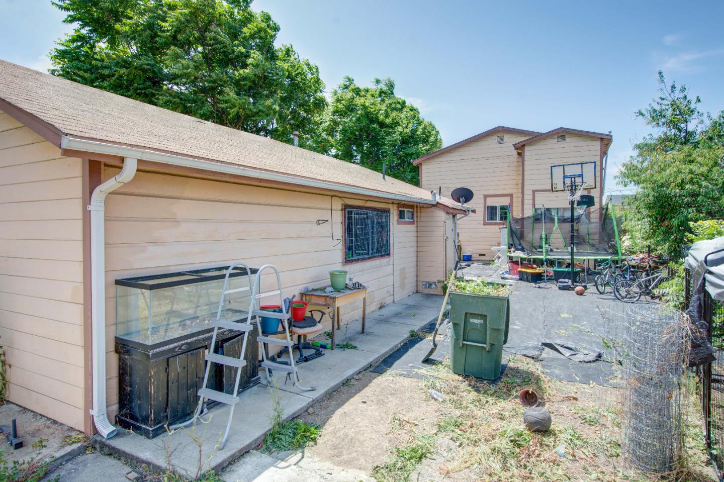 Detail Gallery Image 10 of 16 For 1636 Ohio St, Vallejo,  CA 94590 - 4 Beds | 3 Baths