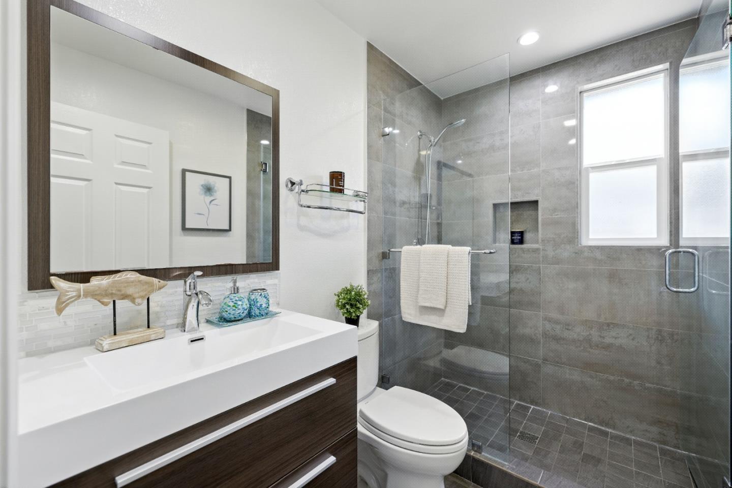 Detail Gallery Image 11 of 45 For 1022 E Santa Inez Ave, San Mateo,  CA 94401 - 2 Beds | 1 Baths