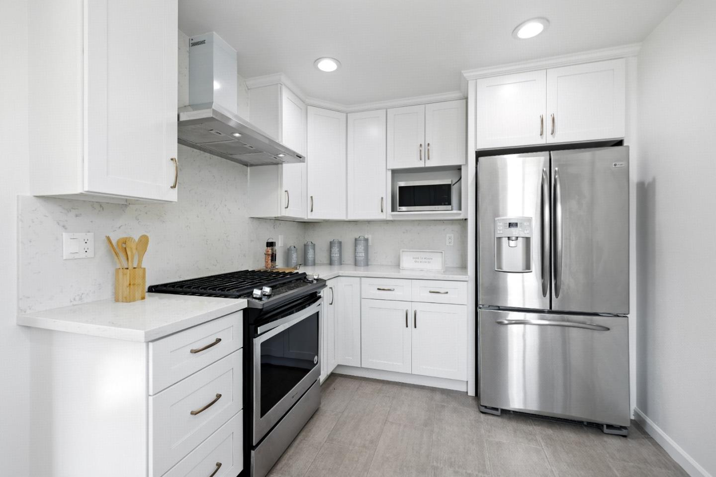 Detail Gallery Image 12 of 45 For 1022 E Santa Inez Ave, San Mateo,  CA 94401 - 2 Beds | 1 Baths