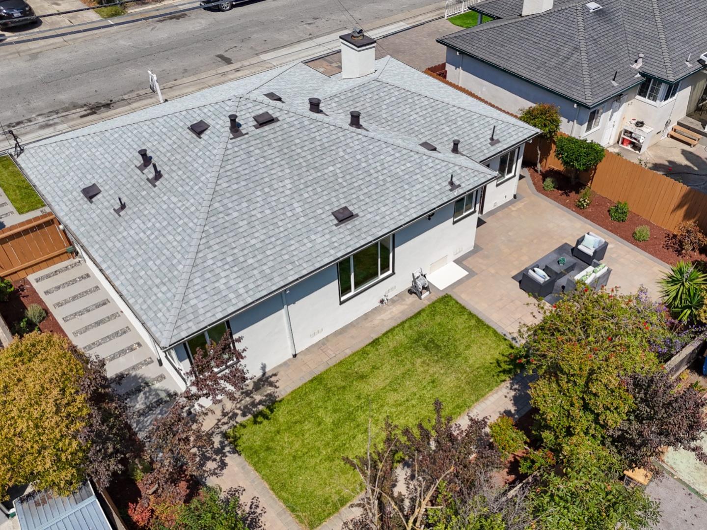 Detail Gallery Image 4 of 45 For 1022 E Santa Inez Ave, San Mateo,  CA 94401 - 2 Beds | 1 Baths