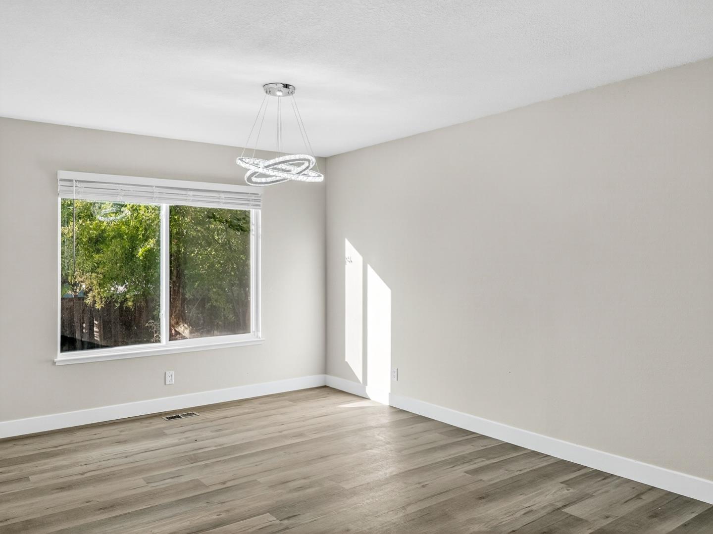 Detail Gallery Image 12 of 59 For 2861 Lausanne Ct, San Jose,  CA 95132 - 4 Beds | 3 Baths