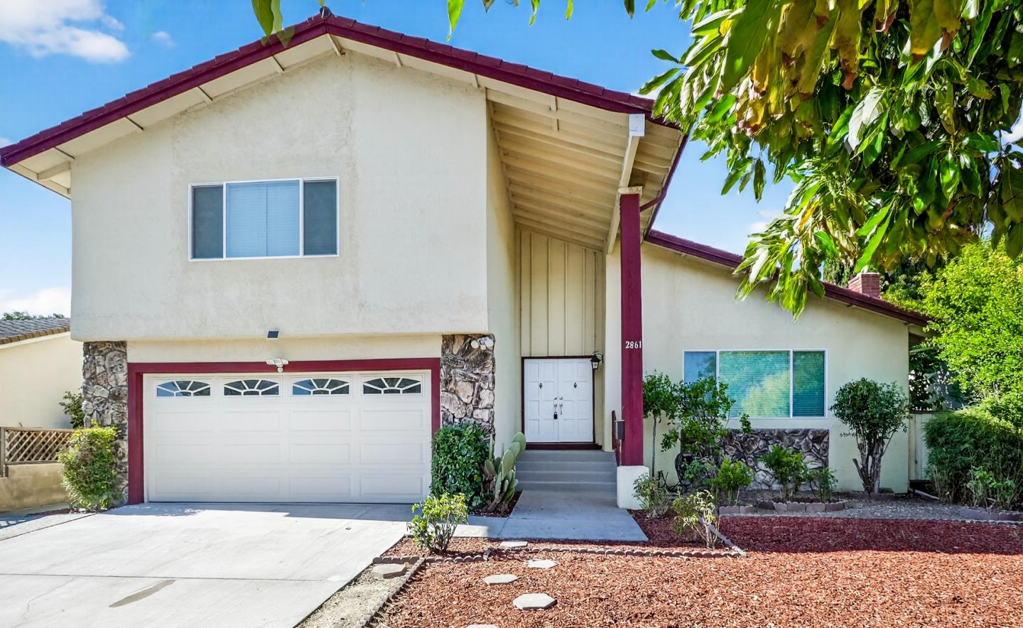 Detail Gallery Image 2 of 59 For 2861 Lausanne Ct, San Jose,  CA 95132 - 4 Beds | 3 Baths