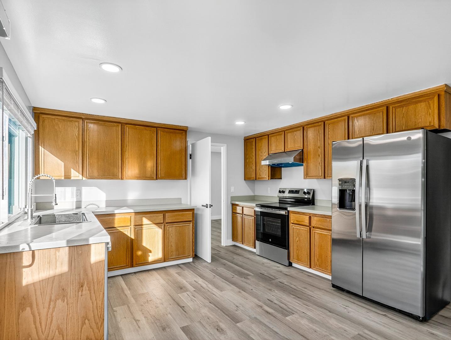 Detail Gallery Image 5 of 59 For 2861 Lausanne Ct, San Jose,  CA 95132 - 4 Beds | 3 Baths