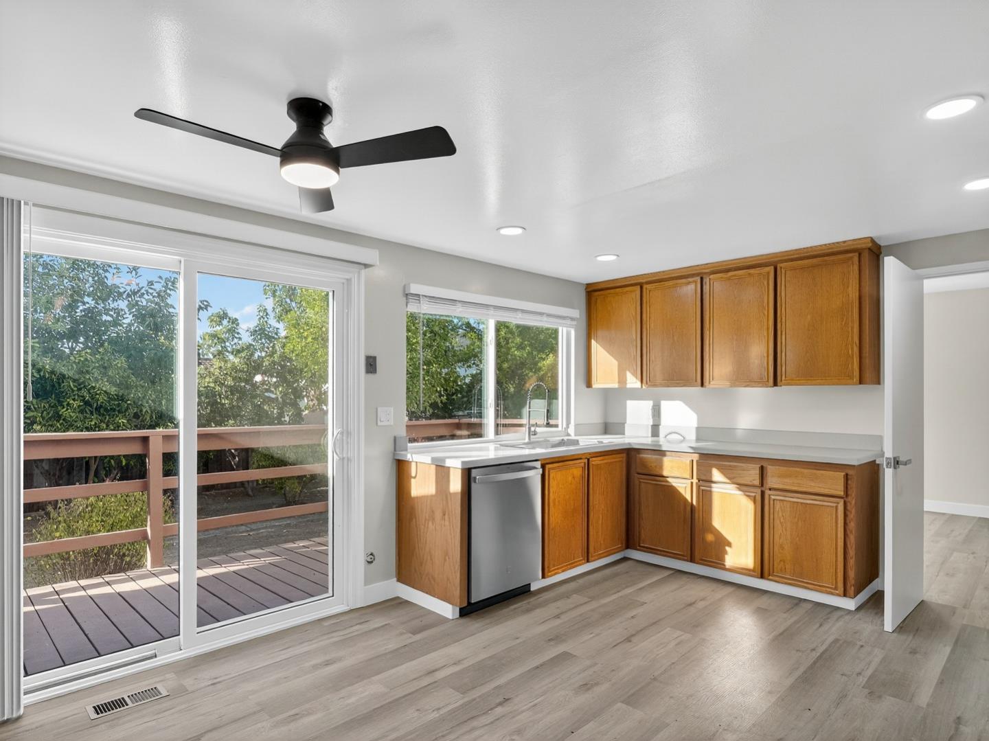Detail Gallery Image 6 of 59 For 2861 Lausanne Ct, San Jose,  CA 95132 - 4 Beds | 3 Baths