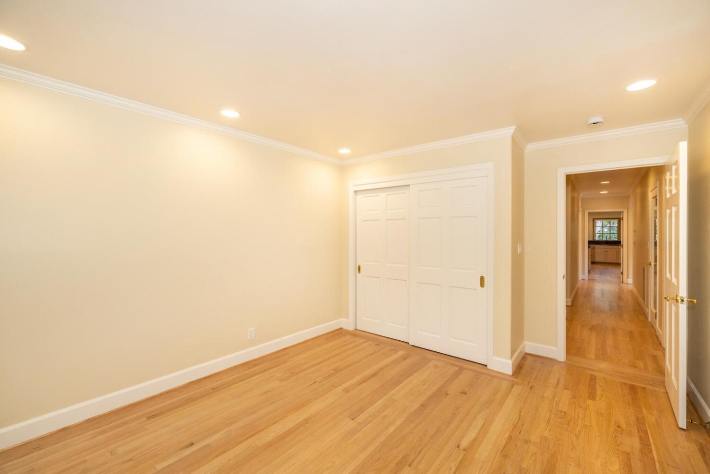 Detail Gallery Image 20 of 33 For 206 El Cerrito, Hillsborough,  CA 94010 - 4 Beds | 3/1 Baths