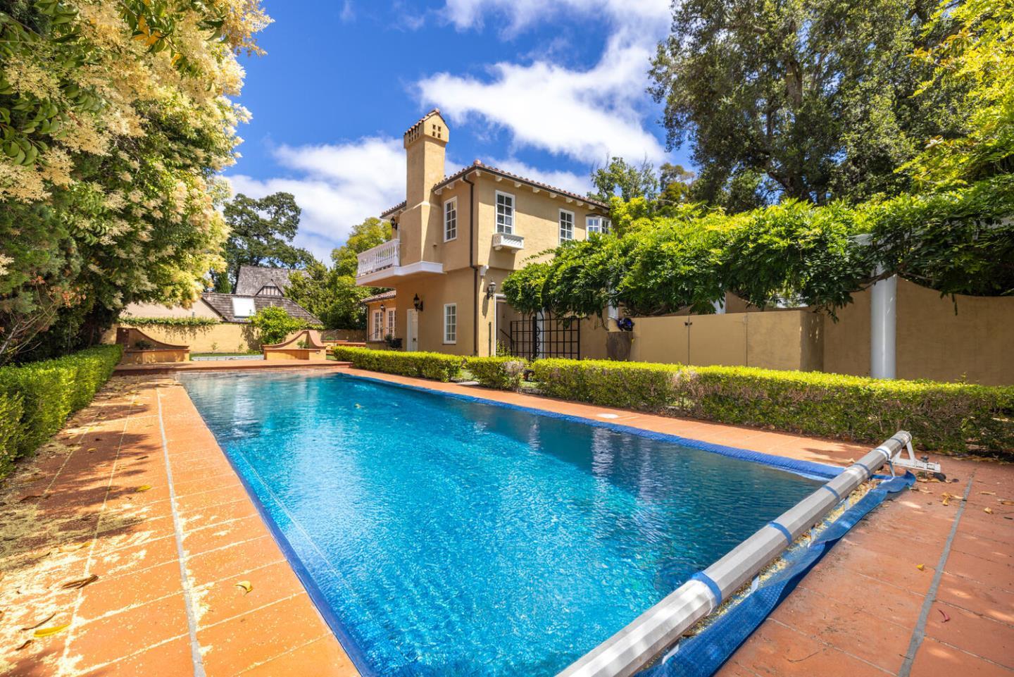 Detail Gallery Image 26 of 33 For 206 El Cerrito, Hillsborough,  CA 94010 - 4 Beds | 3/1 Baths