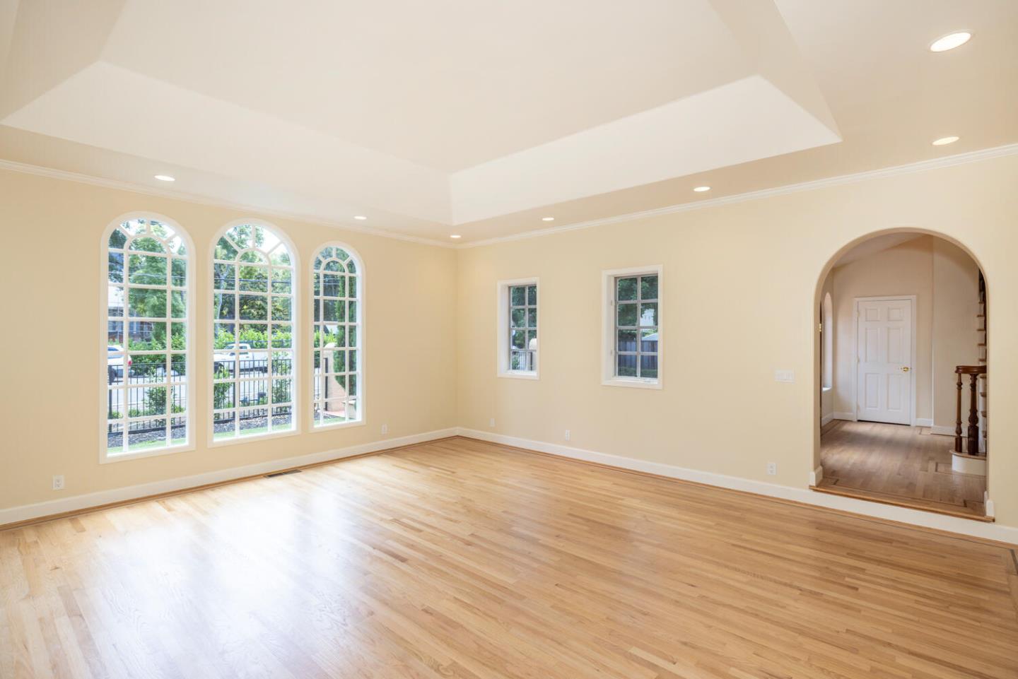 Detail Gallery Image 4 of 33 For 206 El Cerrito, Hillsborough,  CA 94010 - 4 Beds | 3/1 Baths