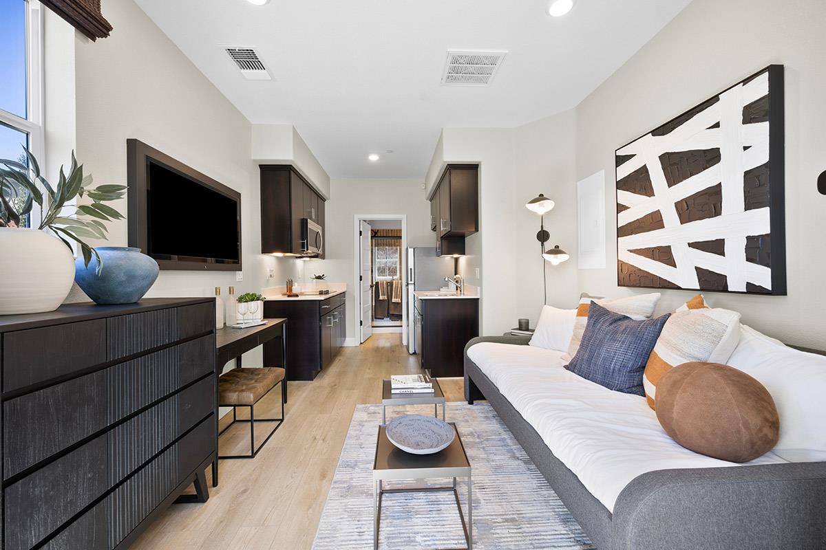 Detail Gallery Image 2 of 7 For 21061 Story St, Castro Valley,  CA 94546 - 4 Beds | 4 Baths
