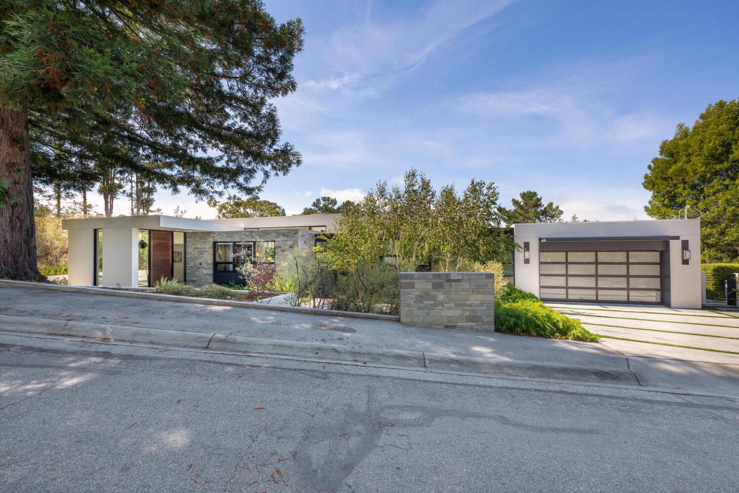 Detail Gallery Image 11 of 90 For 5 Drayton Rd, Hillsborough,  CA 94010 - 4 Beds | 3/1 Baths