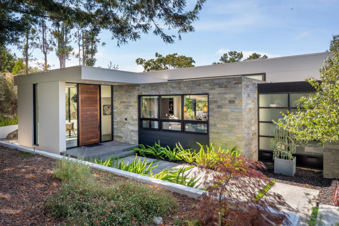 Detail Gallery Image 12 of 90 For 5 Drayton Rd, Hillsborough,  CA 94010 - 4 Beds | 3/1 Baths