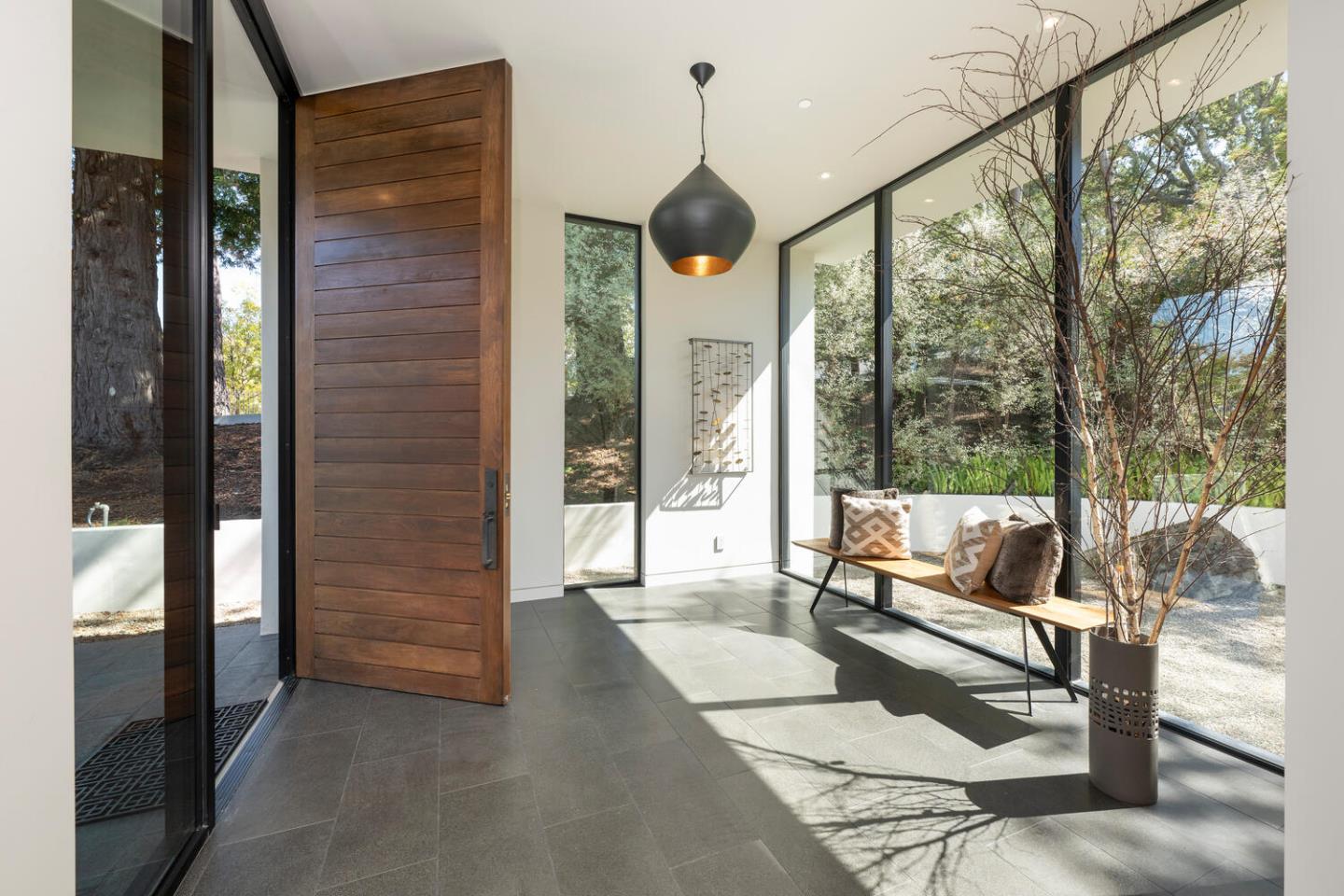 Detail Gallery Image 19 of 90 For 5 Drayton Rd, Hillsborough,  CA 94010 - 4 Beds | 3/1 Baths