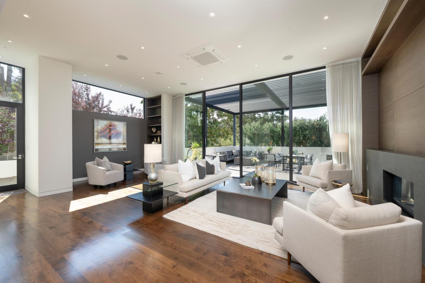 Detail Gallery Image 23 of 90 For 5 Drayton Rd, Hillsborough,  CA 94010 - 4 Beds | 3/1 Baths