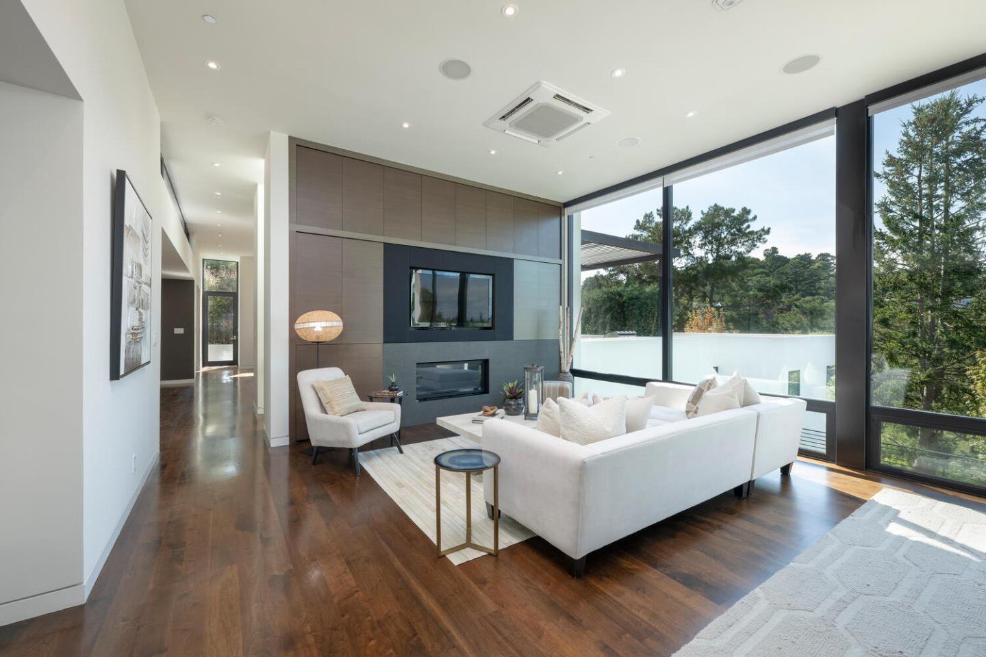 Detail Gallery Image 30 of 90 For 5 Drayton Rd, Hillsborough,  CA 94010 - 4 Beds | 3/1 Baths
