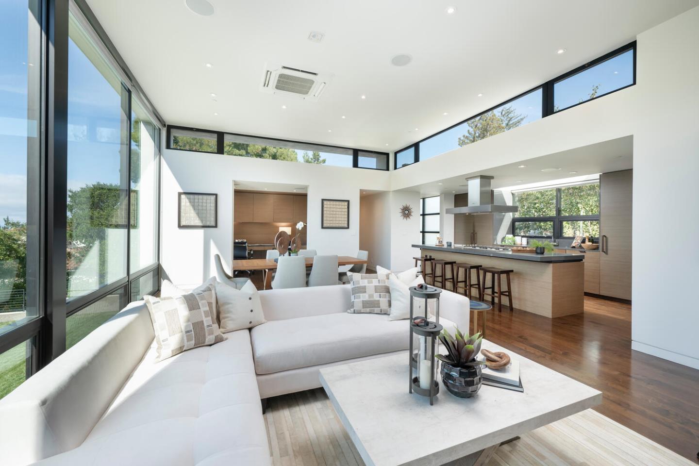 Detail Gallery Image 31 of 90 For 5 Drayton Rd, Hillsborough,  CA 94010 - 4 Beds | 3/1 Baths