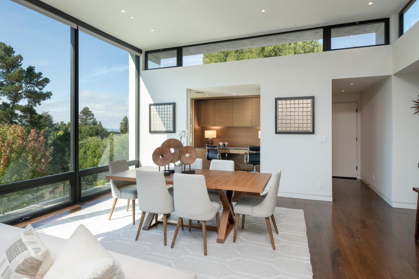 Detail Gallery Image 32 of 90 For 5 Drayton Rd, Hillsborough,  CA 94010 - 4 Beds | 3/1 Baths