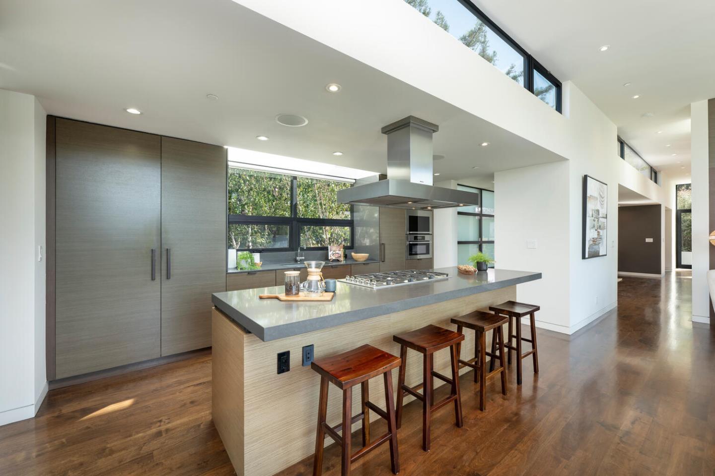 Detail Gallery Image 35 of 90 For 5 Drayton Rd, Hillsborough,  CA 94010 - 4 Beds | 3/1 Baths