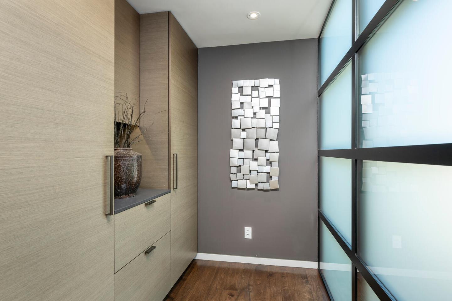 Detail Gallery Image 38 of 90 For 5 Drayton Rd, Hillsborough,  CA 94010 - 4 Beds | 3/1 Baths