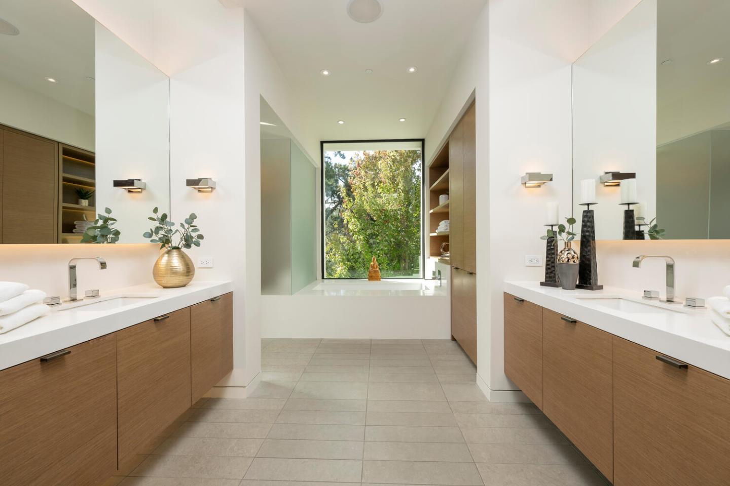 Detail Gallery Image 48 of 90 For 5 Drayton Rd, Hillsborough,  CA 94010 - 4 Beds | 3/1 Baths
