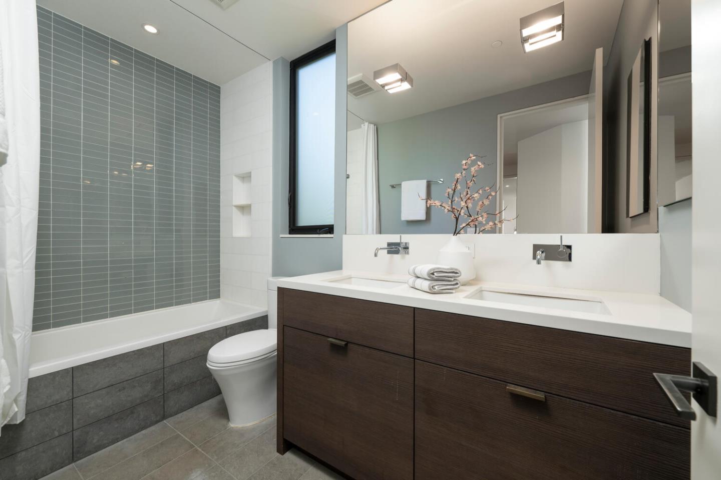 Detail Gallery Image 54 of 90 For 5 Drayton Rd, Hillsborough,  CA 94010 - 4 Beds | 3/1 Baths
