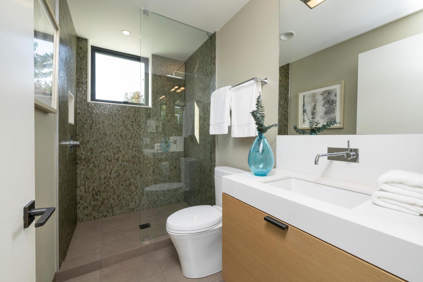 Detail Gallery Image 57 of 90 For 5 Drayton Rd, Hillsborough,  CA 94010 - 4 Beds | 3/1 Baths
