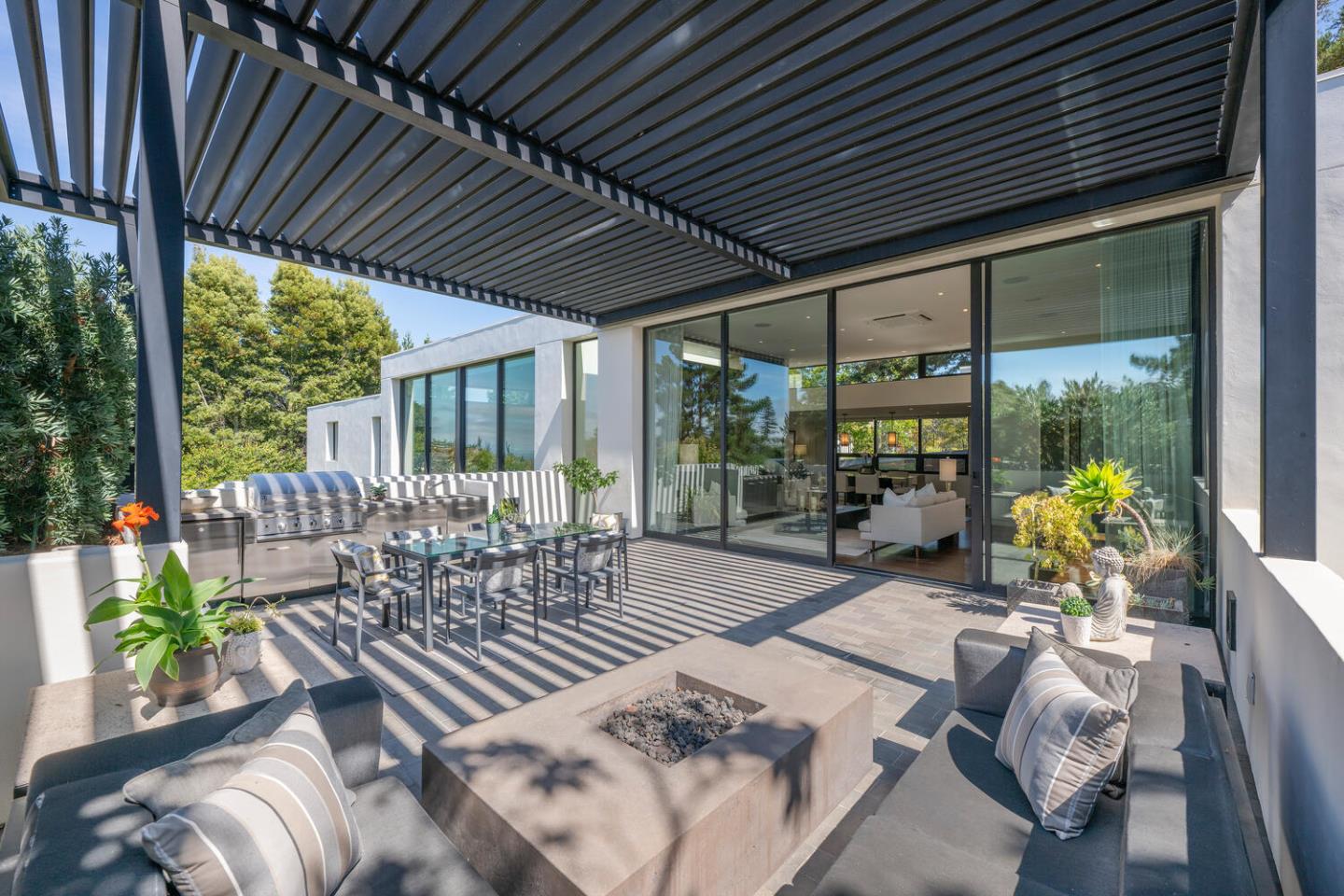 Detail Gallery Image 62 of 90 For 5 Drayton Rd, Hillsborough,  CA 94010 - 4 Beds | 3/1 Baths