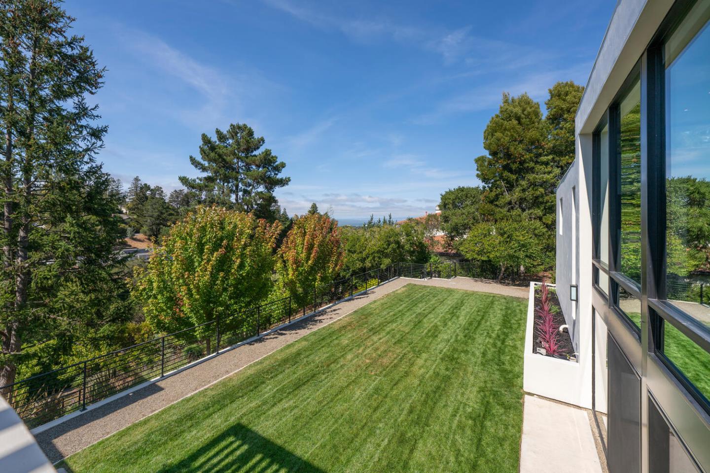Detail Gallery Image 64 of 90 For 5 Drayton Rd, Hillsborough,  CA 94010 - 4 Beds | 3/1 Baths