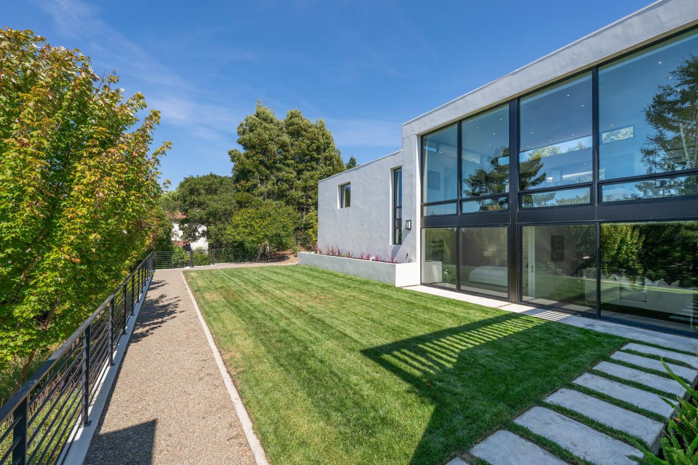 Detail Gallery Image 66 of 90 For 5 Drayton Rd, Hillsborough,  CA 94010 - 4 Beds | 3/1 Baths