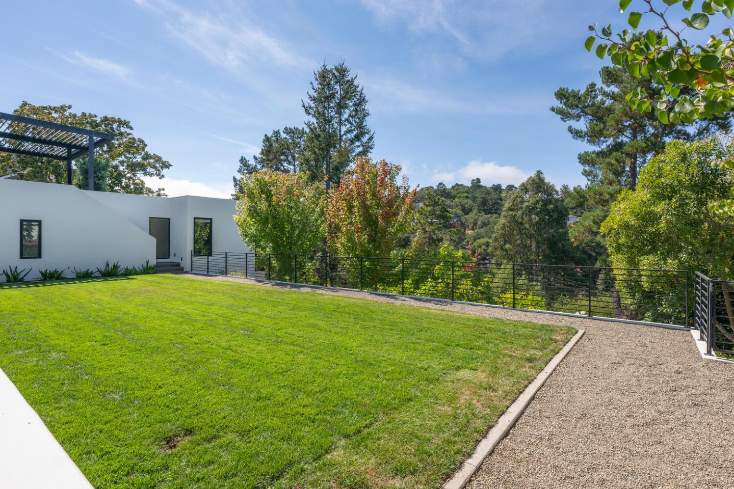 Detail Gallery Image 69 of 90 For 5 Drayton Rd, Hillsborough,  CA 94010 - 4 Beds | 3/1 Baths