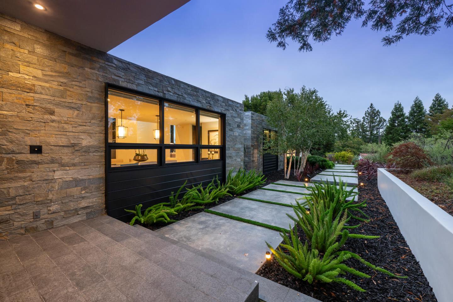 Detail Gallery Image 7 of 90 For 5 Drayton Rd, Hillsborough,  CA 94010 - 4 Beds | 3/1 Baths