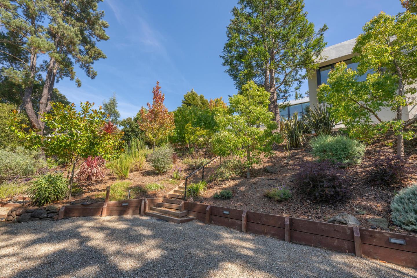 Detail Gallery Image 71 of 90 For 5 Drayton Rd, Hillsborough,  CA 94010 - 4 Beds | 3/1 Baths