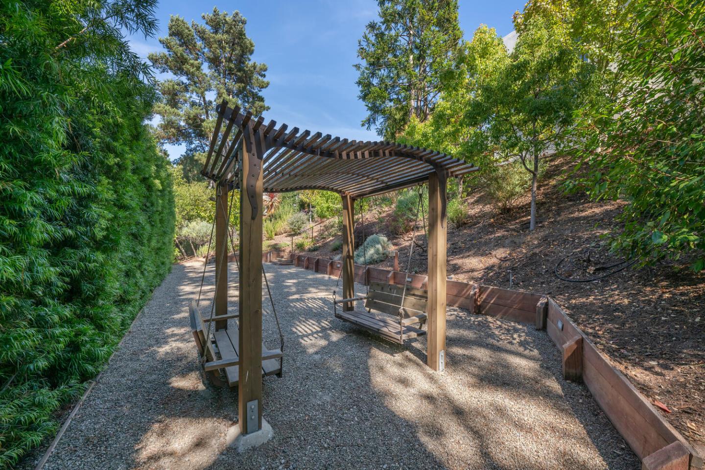 Detail Gallery Image 72 of 90 For 5 Drayton Rd, Hillsborough,  CA 94010 - 4 Beds | 3/1 Baths