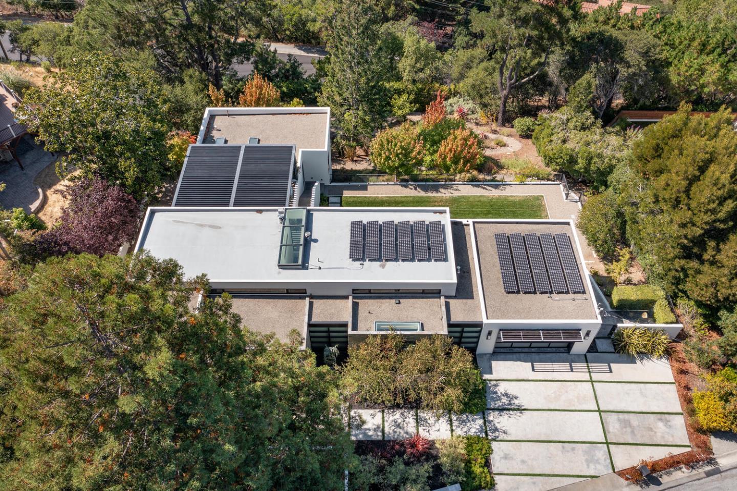 Detail Gallery Image 77 of 90 For 5 Drayton Rd, Hillsborough,  CA 94010 - 4 Beds | 3/1 Baths