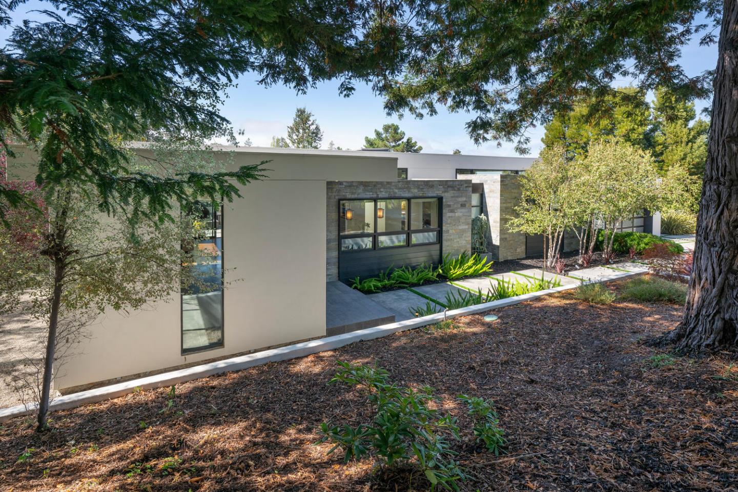 Detail Gallery Image 9 of 90 For 5 Drayton Rd, Hillsborough,  CA 94010 - 4 Beds | 3/1 Baths