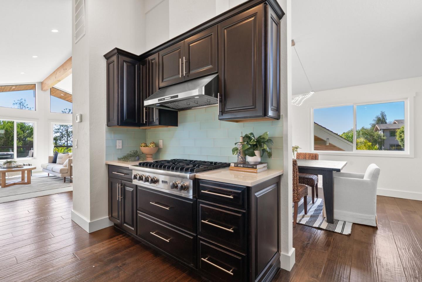 Detail Gallery Image 16 of 76 For 190 Driftwood Ct, Aptos,  CA 95003 - 5 Beds | 2/1 Baths