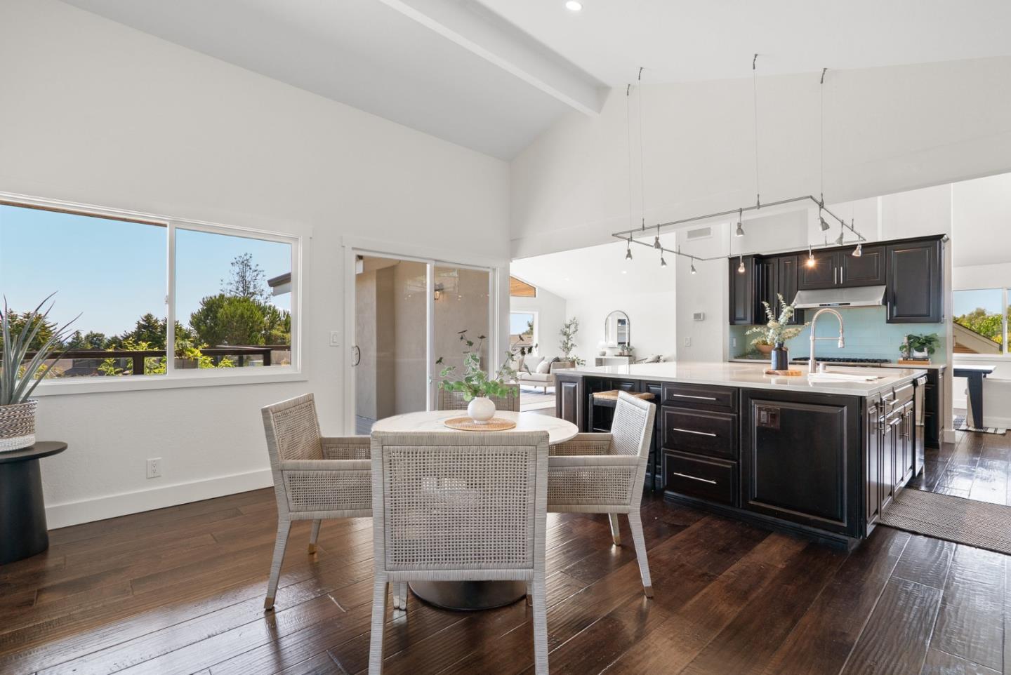 Detail Gallery Image 18 of 76 For 190 Driftwood Ct, Aptos,  CA 95003 - 5 Beds | 2/1 Baths
