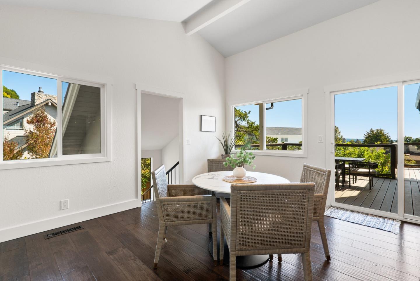 Detail Gallery Image 19 of 76 For 190 Driftwood Ct, Aptos,  CA 95003 - 5 Beds | 2/1 Baths