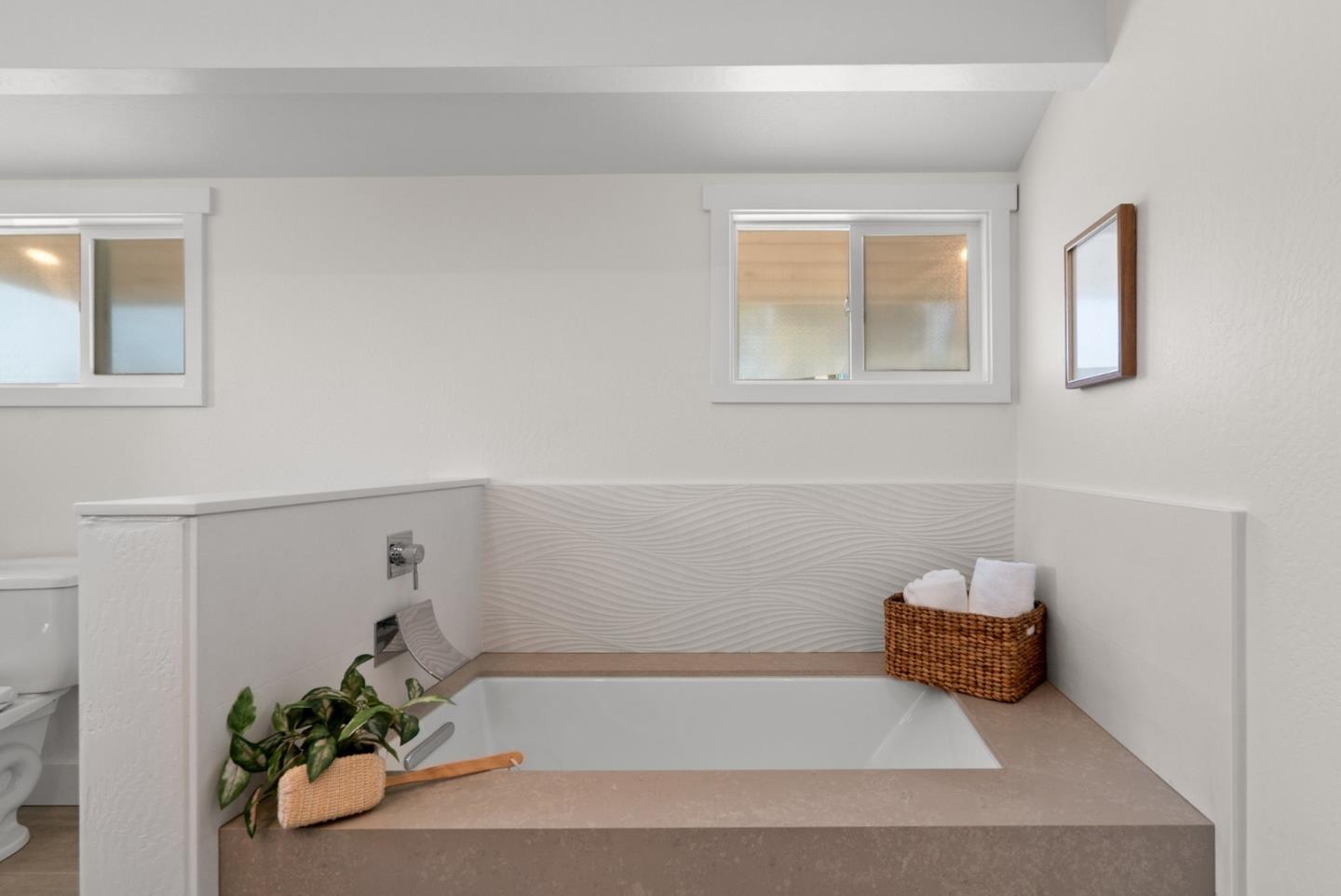 Detail Gallery Image 29 of 76 For 190 Driftwood Ct, Aptos,  CA 95003 - 5 Beds | 2/1 Baths