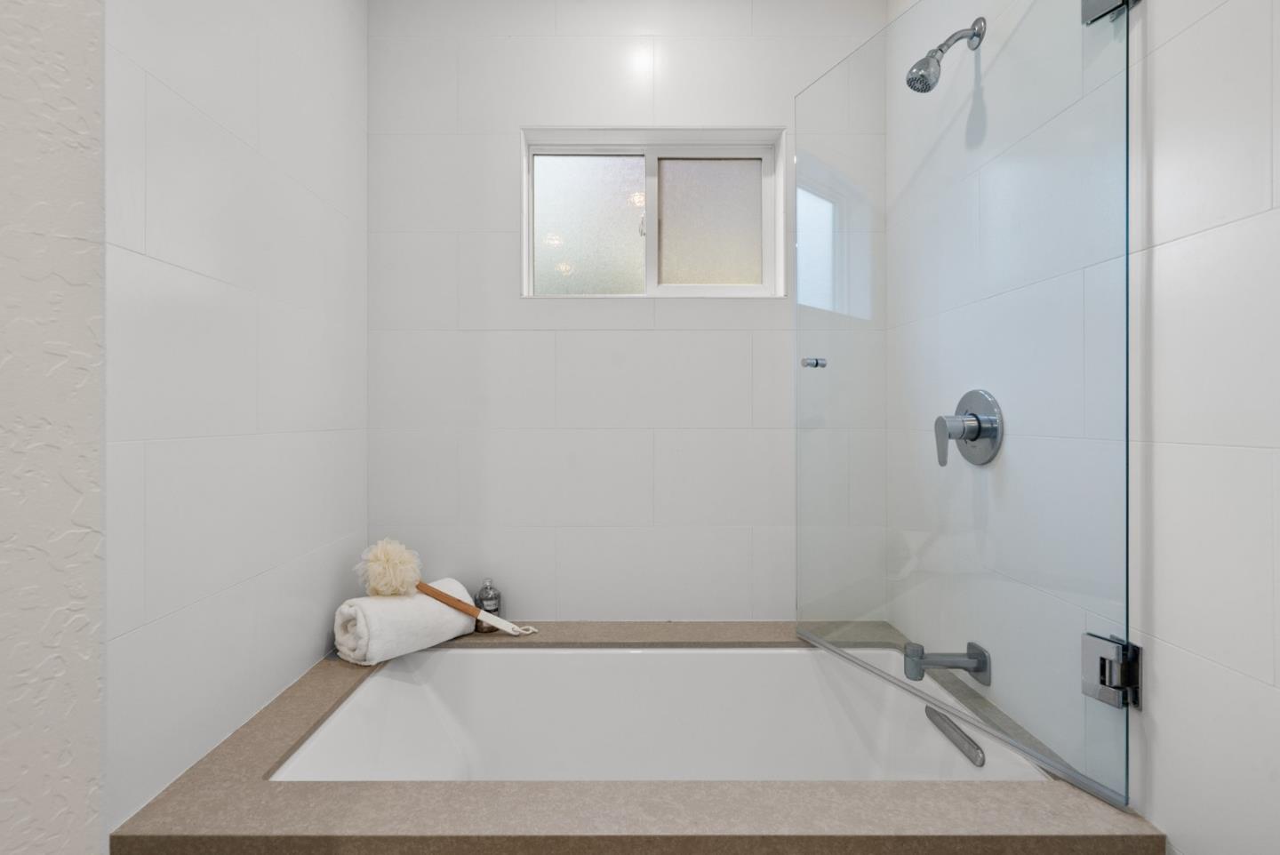Detail Gallery Image 42 of 76 For 190 Driftwood Ct, Aptos,  CA 95003 - 5 Beds | 2/1 Baths