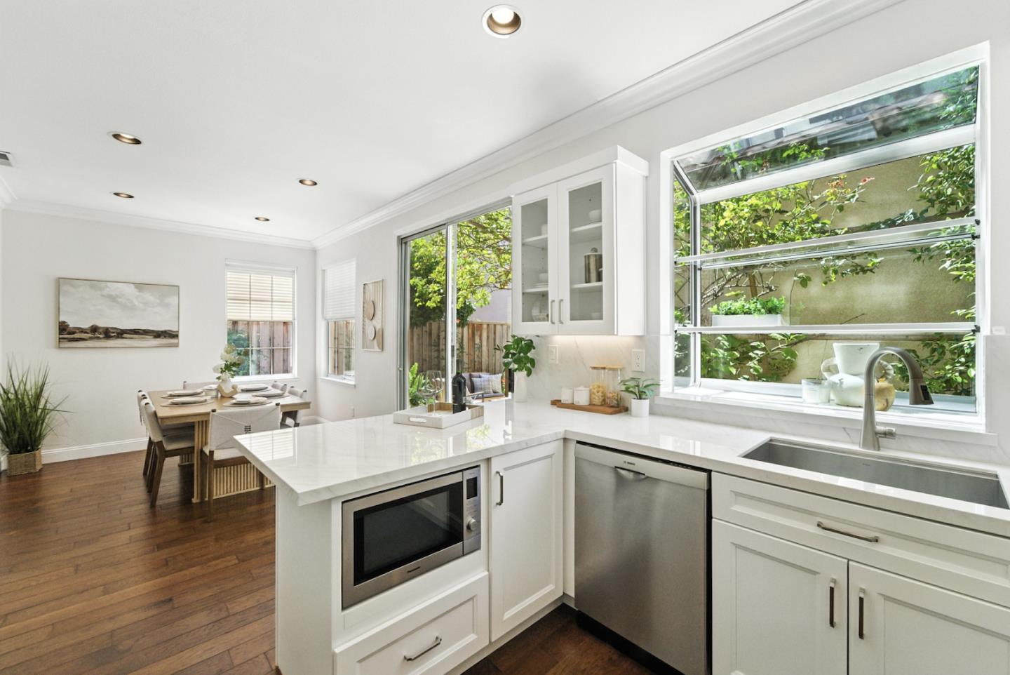 Detail Gallery Image 6 of 30 For 511 Villa Centre Way, San Jose,  CA 95128 - 3 Beds | 2/1 Baths