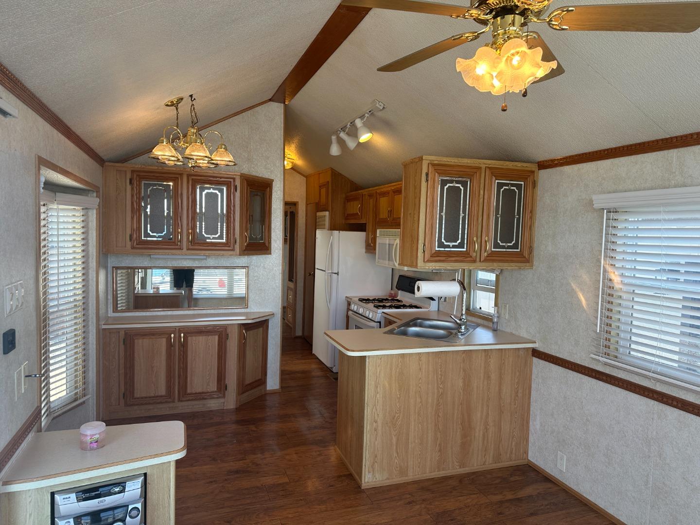 Detail Gallery Image 2 of 10 For 835 Kimball Ave #11,  Seaside,  CA 93955 - 1 Beds | 1 Baths