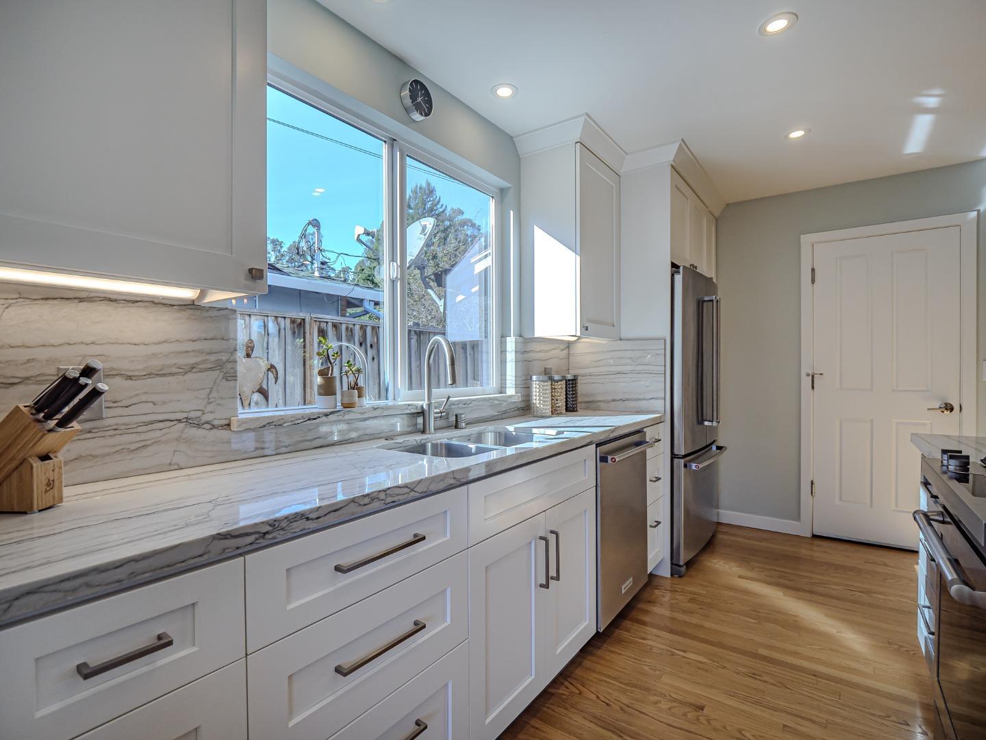 Detail Gallery Image 12 of 50 For 342 Cabrillo Ave, Santa Cruz,  CA 95065 - 3 Beds | 2 Baths