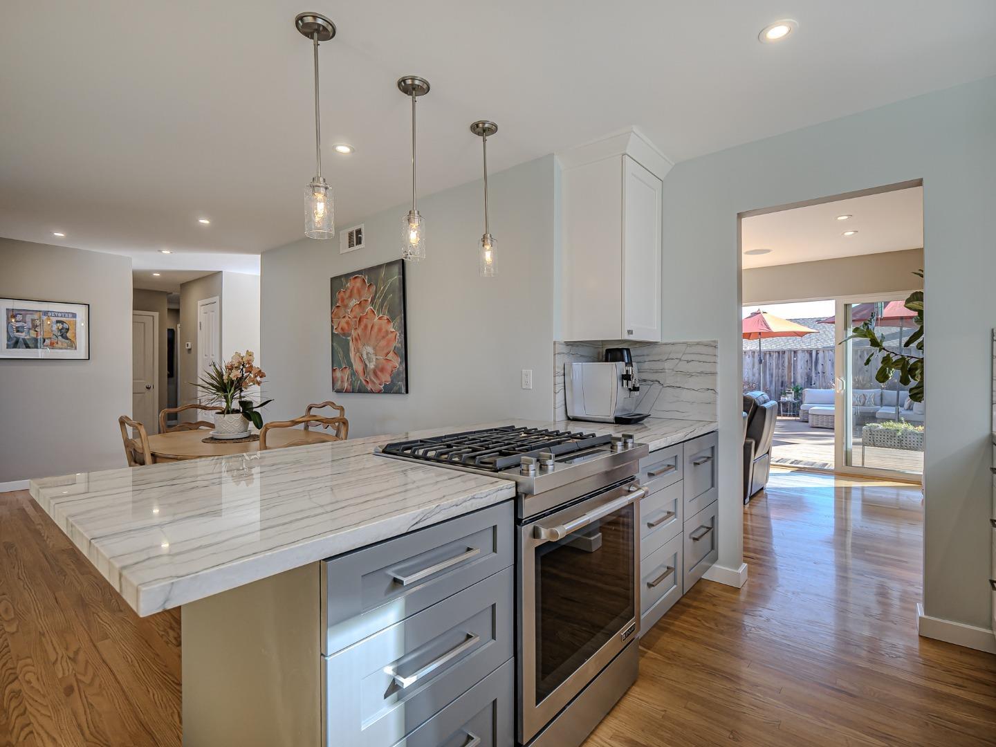 Detail Gallery Image 14 of 50 For 342 Cabrillo Ave, Santa Cruz,  CA 95065 - 3 Beds | 2 Baths