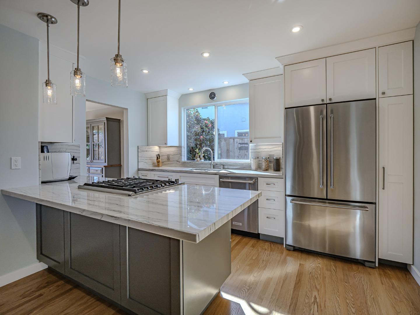 Detail Gallery Image 9 of 50 For 342 Cabrillo Ave, Santa Cruz,  CA 95065 - 3 Beds | 2 Baths