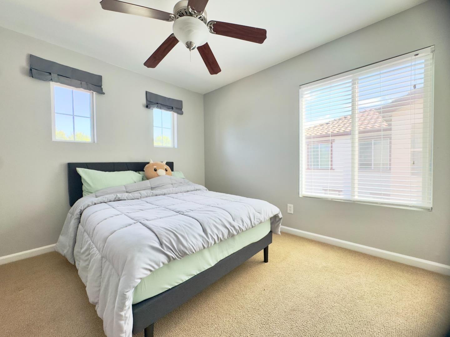 Detail Gallery Image 24 of 35 For 9562 E Park Dr, Elk Grove,  CA 95624 - 4 Beds | 2/1 Baths