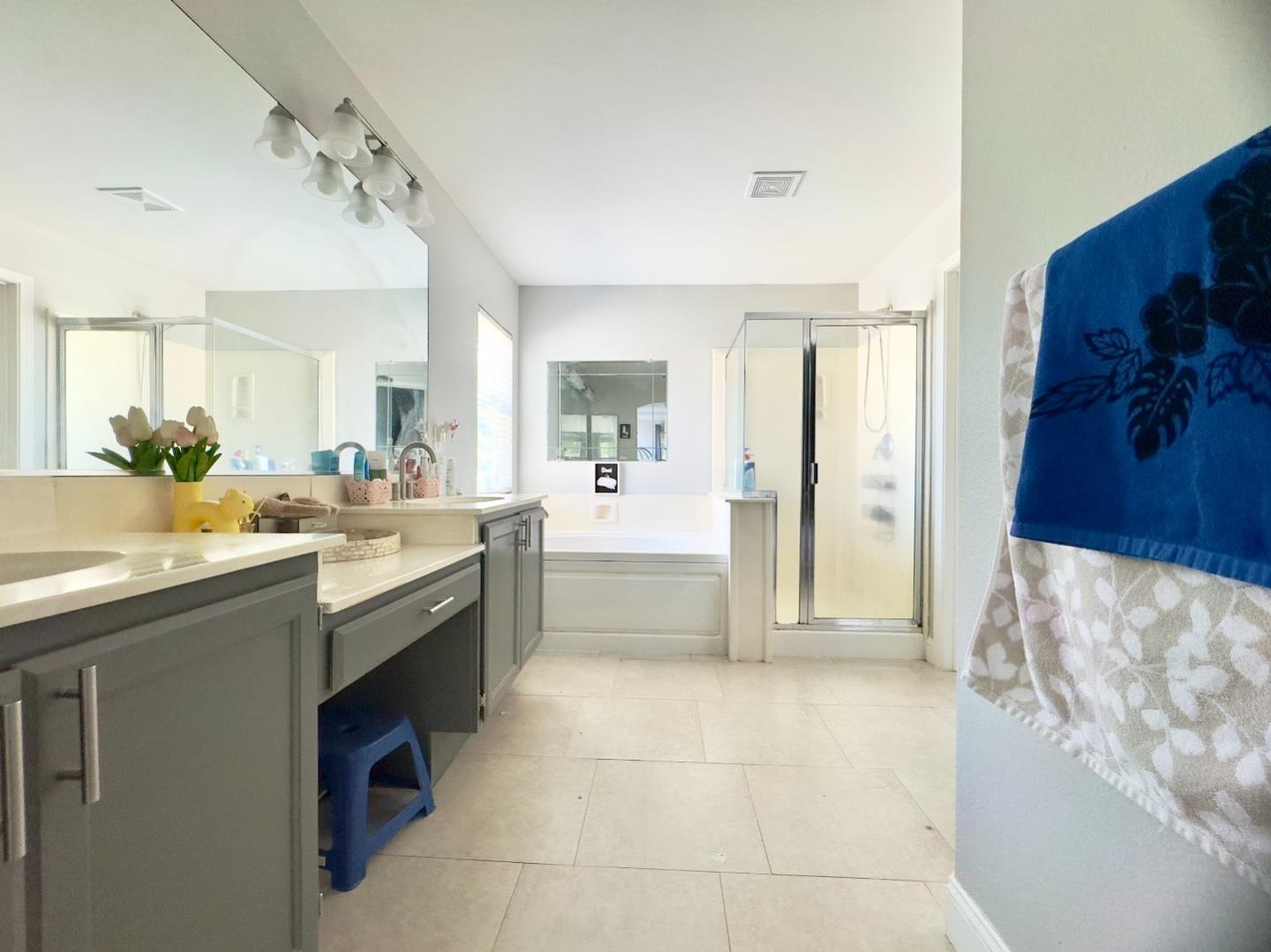 Detail Gallery Image 28 of 35 For 9562 E Park Dr, Elk Grove,  CA 95624 - 4 Beds | 2/1 Baths