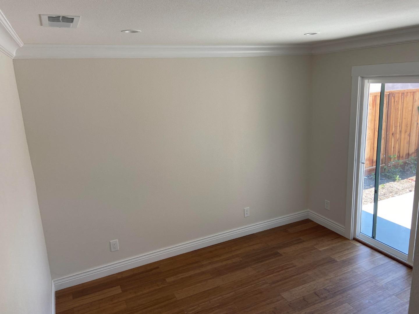 Detail Gallery Image 11 of 12 For 1133 Jervis Ave, East Palo Alto,  CA 94303 - 2 Beds | 1 Baths